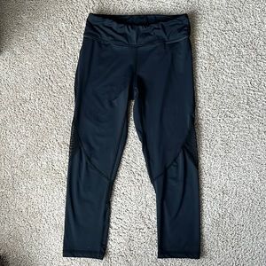 Mesh capris